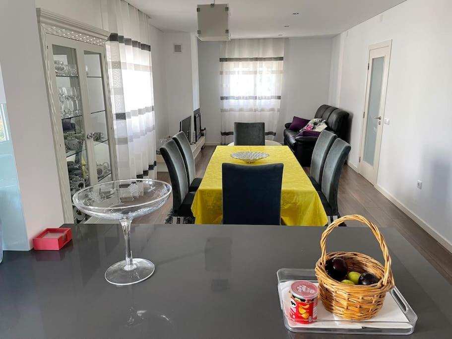 Moradia Alegre No Centro Da Da Tocha. Holiday home *